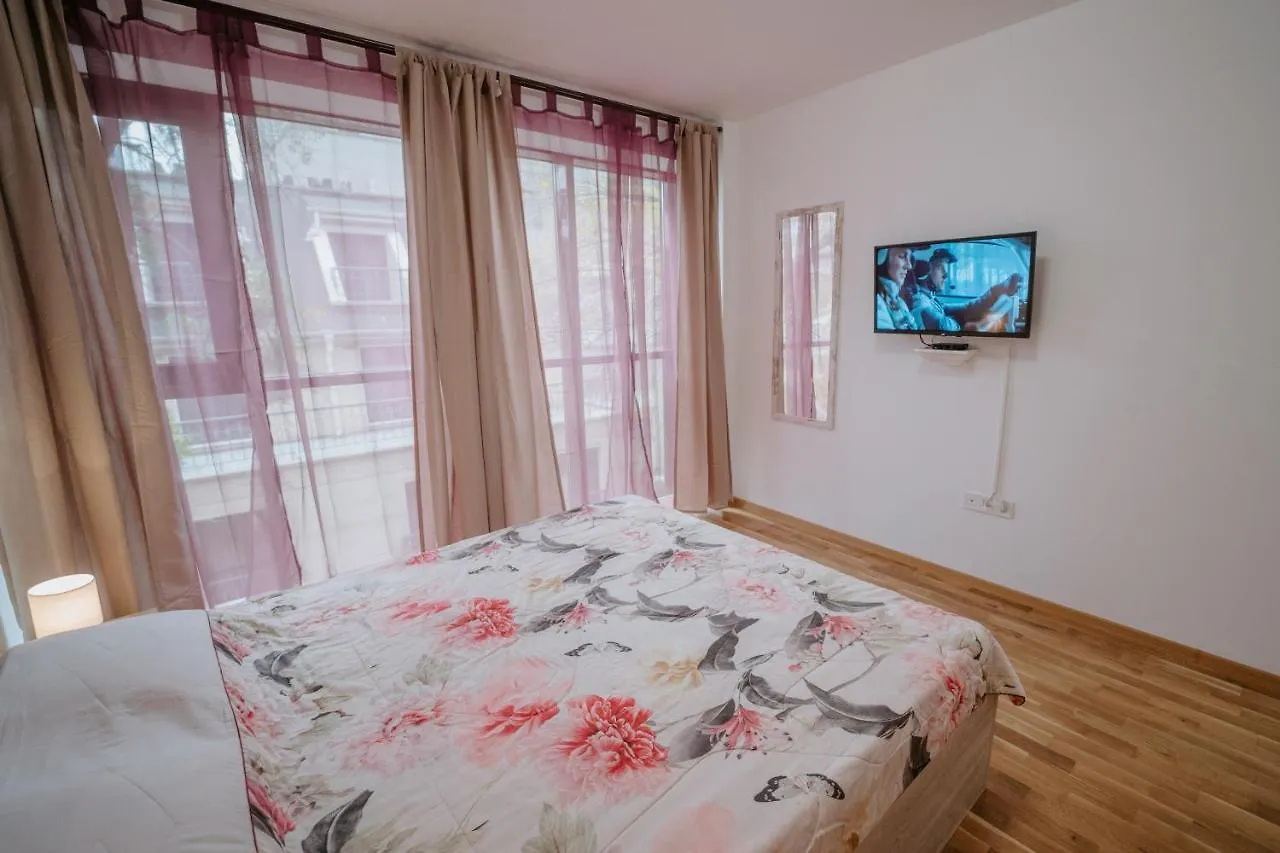 アパート Bella'S Sea Apartment-Beach, Sea Garden ,Old Town, Free Parking, Free Evcharging Station ヴァルナ